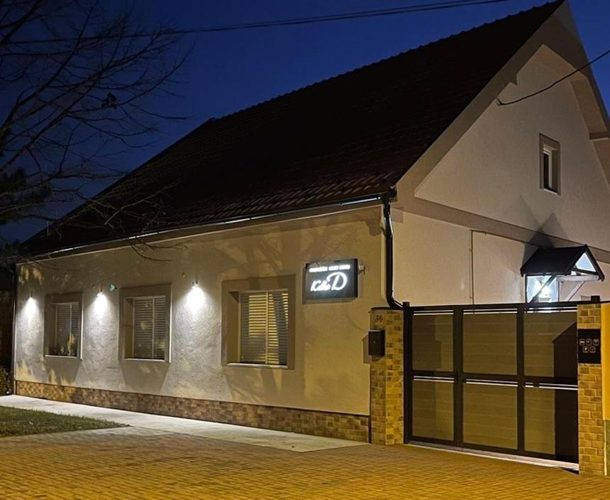 Kollar D Guest House - Prenociste Rooms Subotica Exterior photo