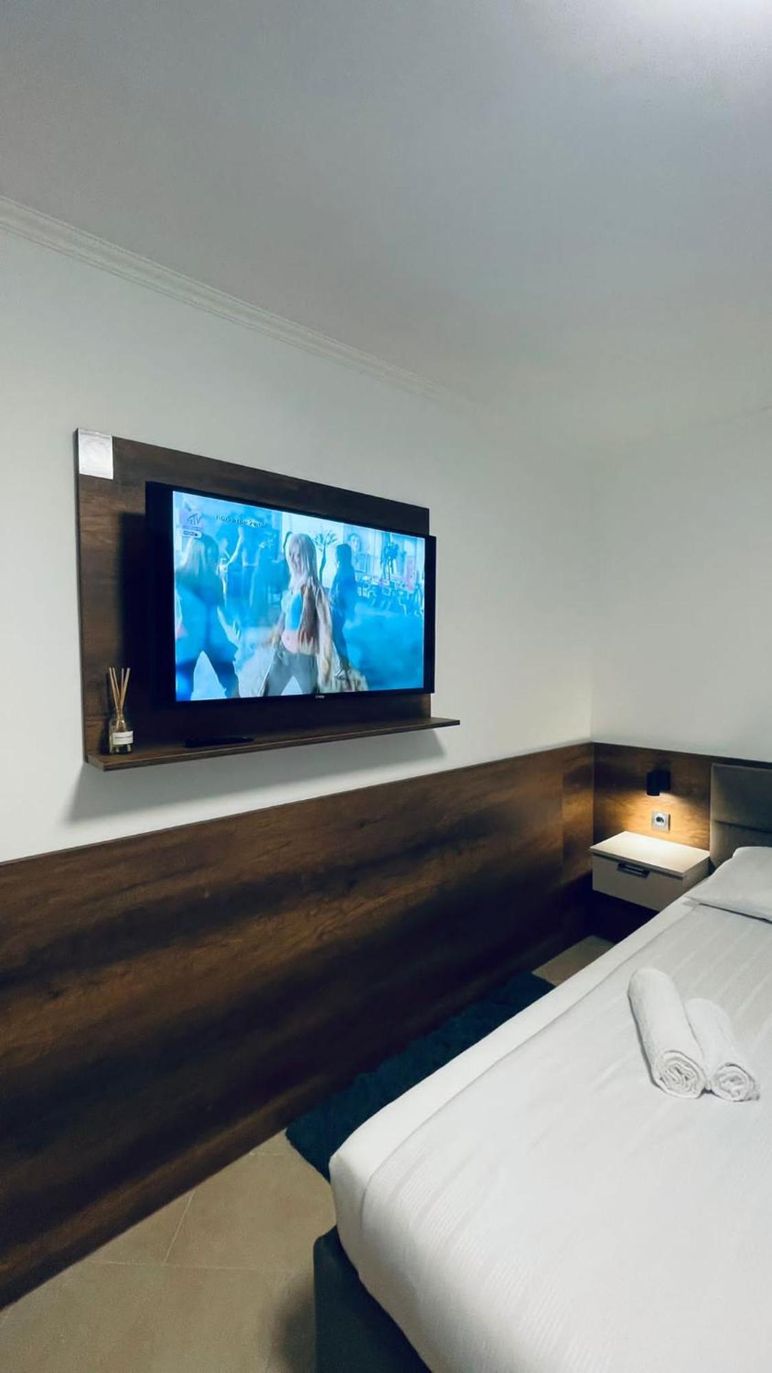 Kollar D Guest House - Prenociste Rooms Subotica Exterior photo