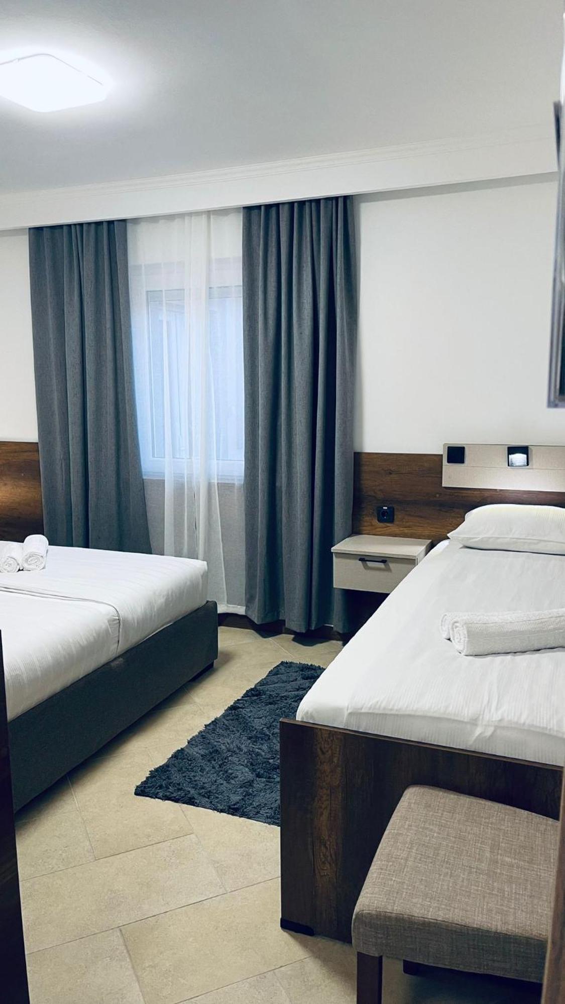 Kollar D Guest House - Prenociste Rooms Subotica Exterior photo