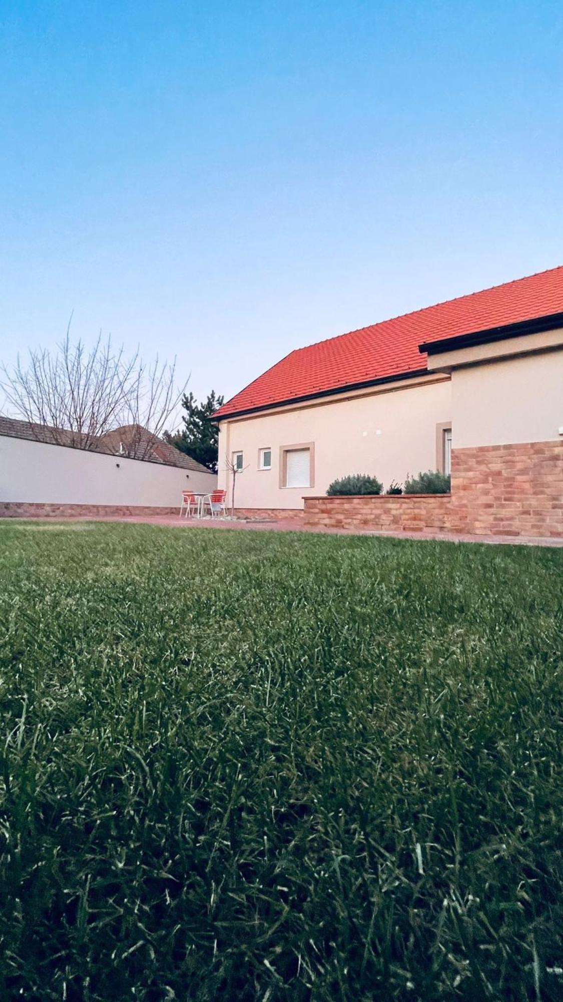 Kollar D Guest House - Prenociste Rooms Subotica Exterior photo