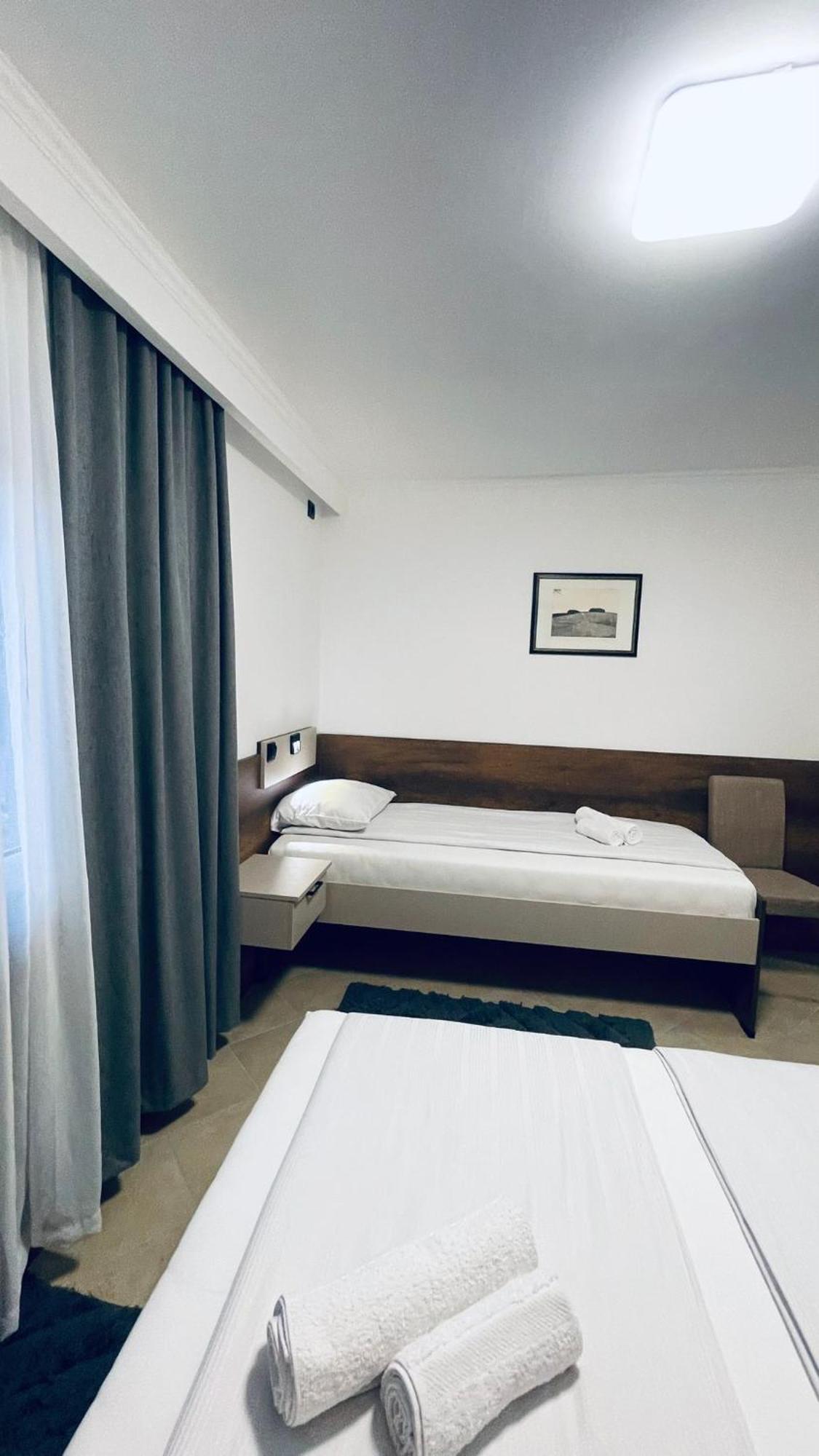 Kollar D Guest House - Prenociste Rooms Subotica Exterior photo