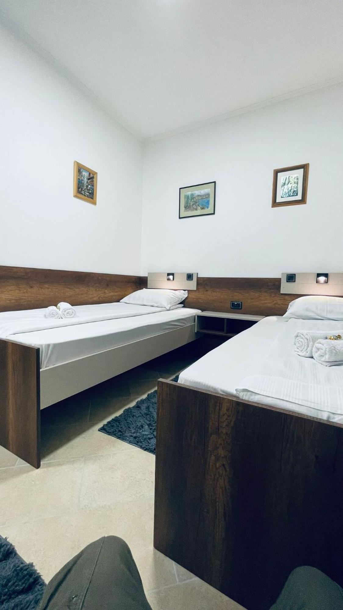 Kollar D Guest House - Prenociste Rooms Subotica Exterior photo