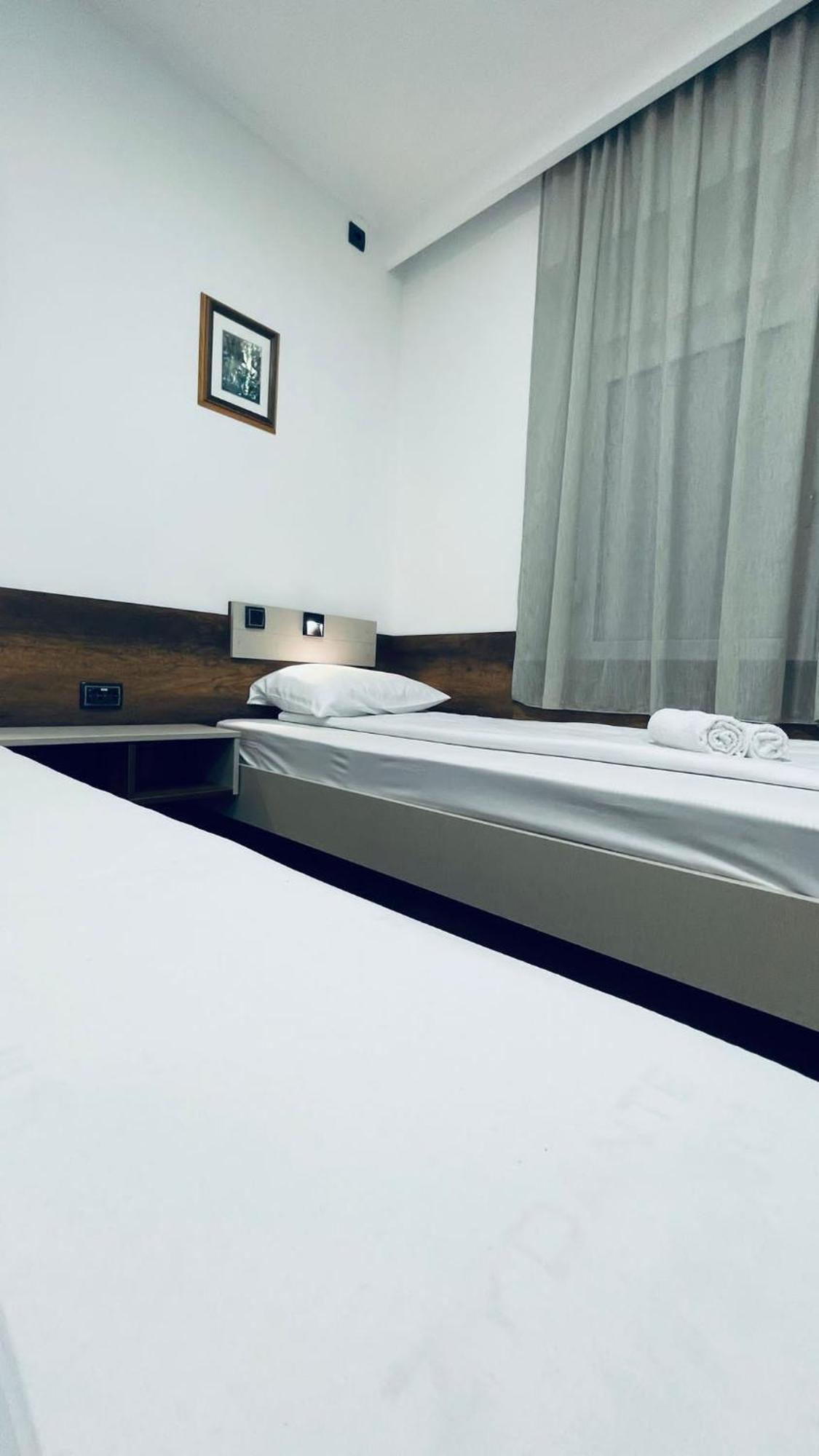 Kollar D Guest House - Prenociste Rooms Subotica Exterior photo