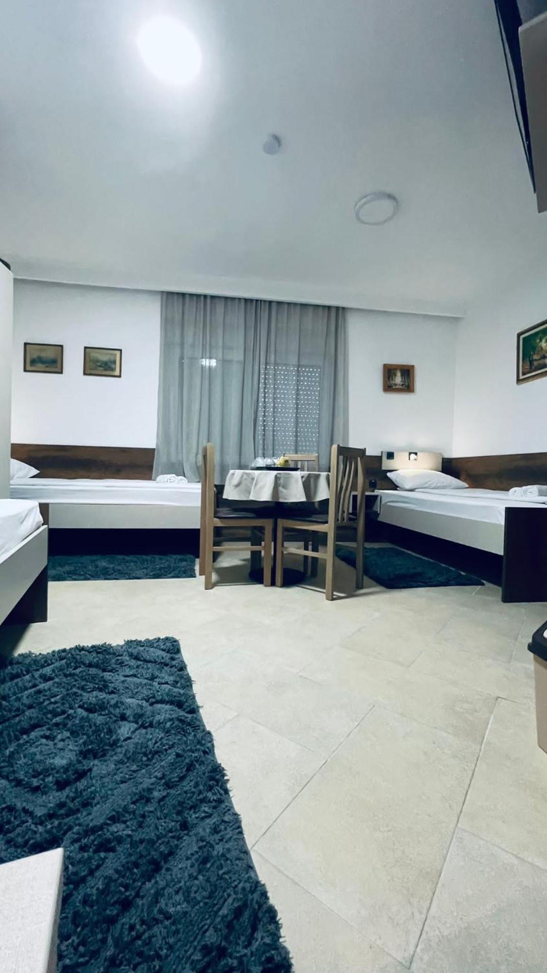 Kollar D Guest House - Prenociste Rooms Subotica Exterior photo