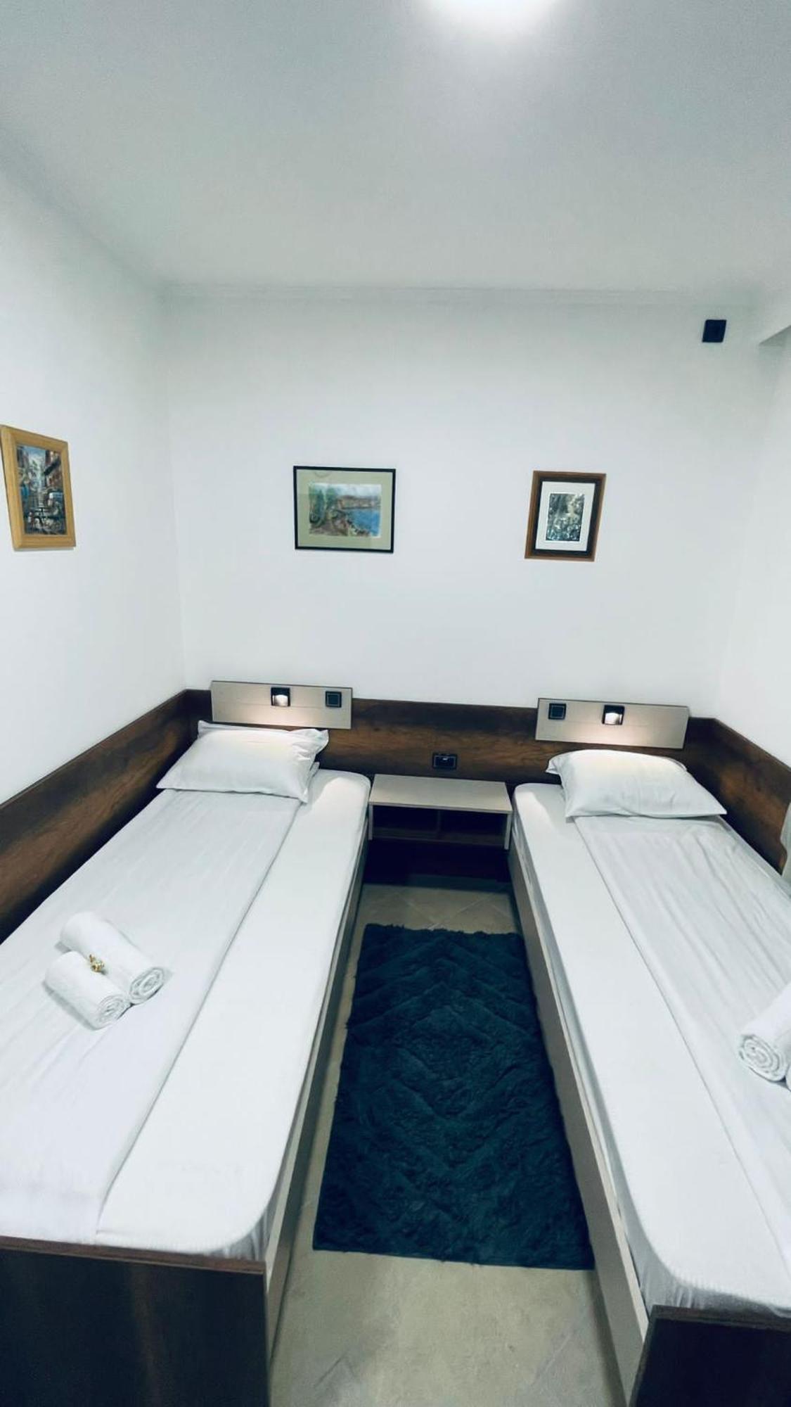 Kollar D Guest House - Prenociste Rooms Subotica Exterior photo